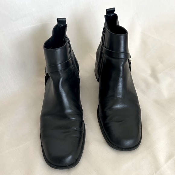 London Fog Heeled Boot - Picture 2 of 16